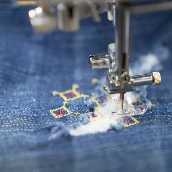 Memory Craft 9850 Sewing & Embroidery Machine
